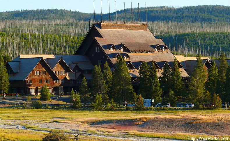 Yellowstone Lodge